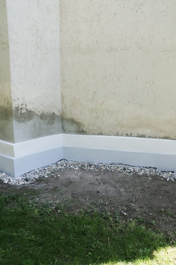 027 - Vizesedések megszüntetése - Iregszemcsei templom - Drénezés - ÉHK Holding Kft