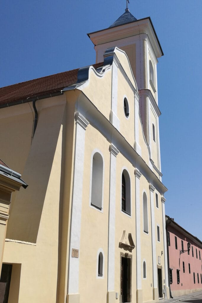 039 - Vizesedések megszüntetése - Szigetvár templom - Falszárító, lélegző vakolatok készítése - ÉHK Holding Kft